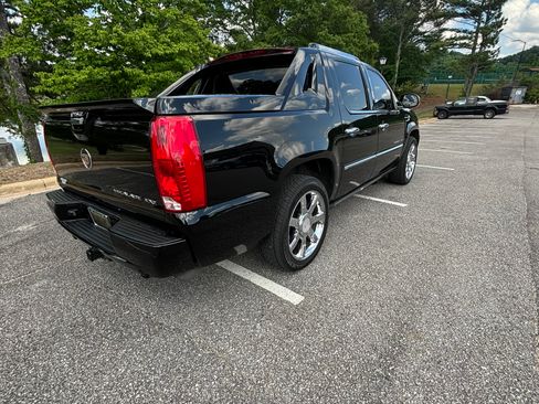 Used 2007 Cadillac Escalade EXT Sport Utility Pickup 4D 5 1/4 w/ Information Package image 4