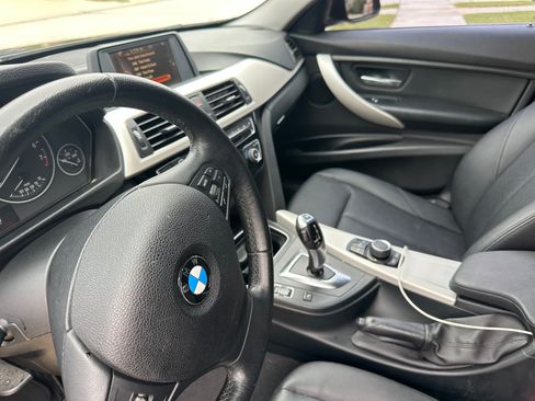 Used 2017 BMW 320i Sedan image 4