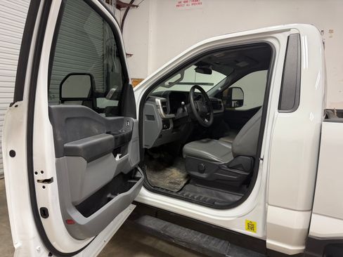 Used 2023 Ford F250 XL w/ XL Driver Assist Package RWD image 9