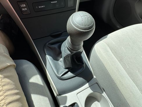 Used 2013 Toyota Corolla L FWD image 24