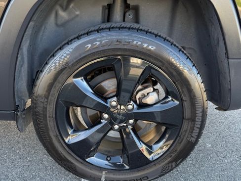 Used 2017 Jeep Cherokee High Altitude image 17