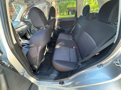 Used 2015 Subaru Forester 2.5i Premium w/ All-Weather Package AWD/4WD image 13