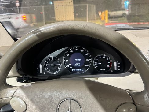 Used 2004 Mercedes-Benz CLK 320 Coupe image 9
