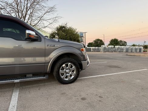 Used 2013 Ford F150 Lariat w/ Luxury Equipment Group image 4