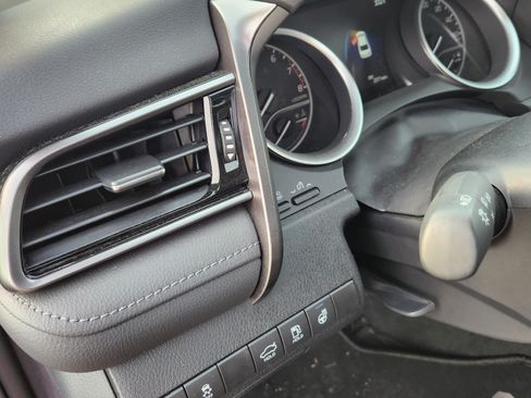 Used 2023 Toyota Camry XLE w/ Cold Weather Package image 10