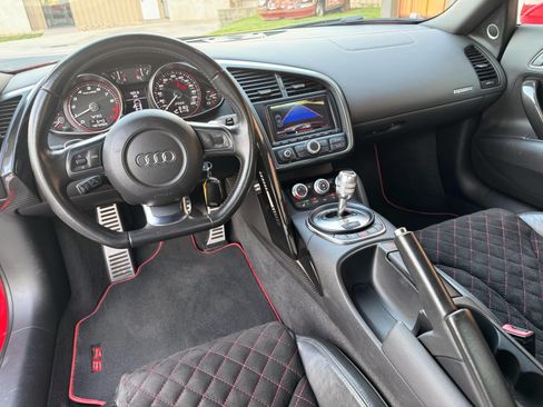 Used 2011 Audi R8 V10 AWD/4WD image 24