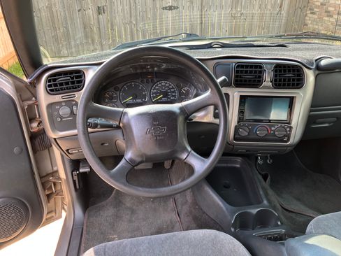 Used 2001 Chevrolet Blazer LS w/ Preferred Equipment Group image 14