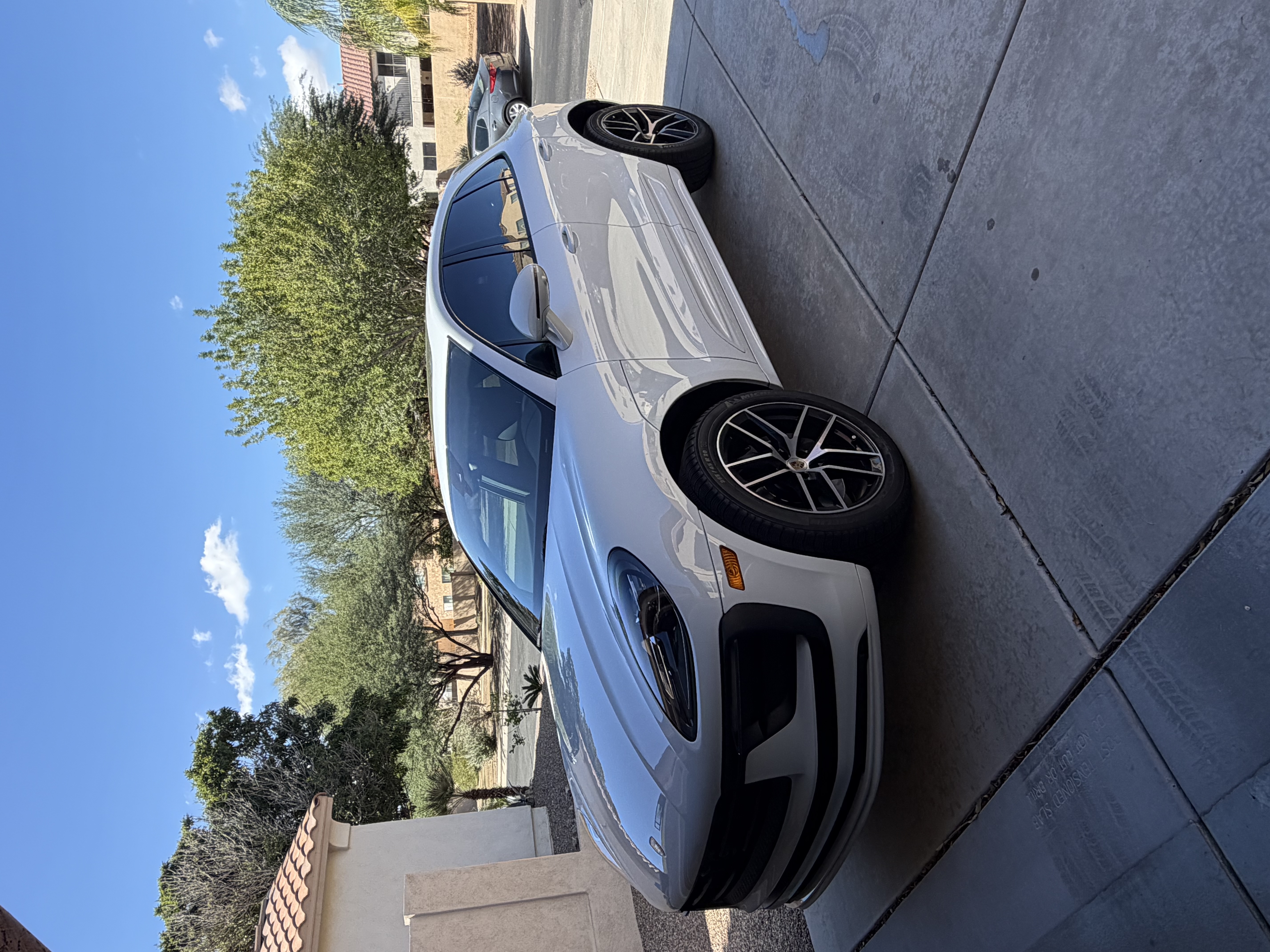 Used 2023 Porsche Macan AWD/4WD image 4