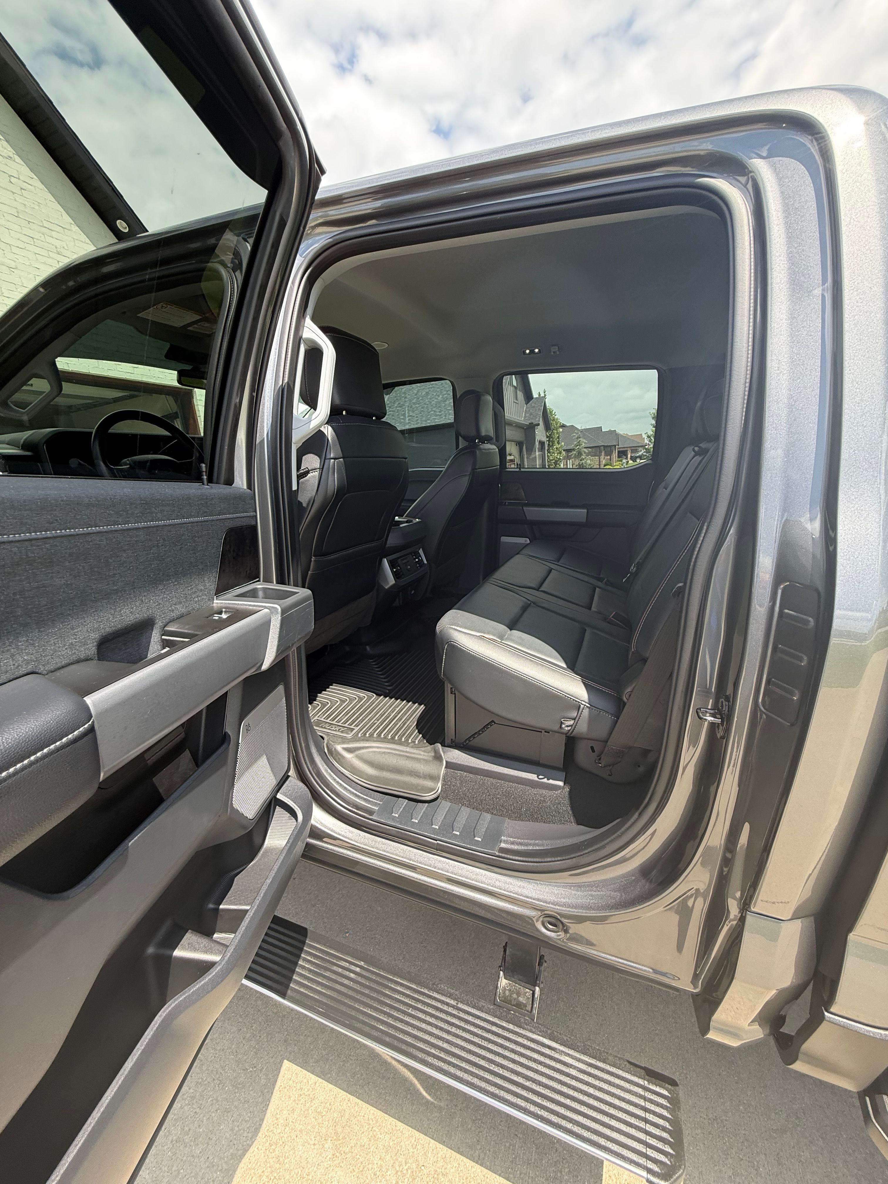 Used 2023 Ford F250 Lariat w/ Lariat Ultimate Package AWD/4WD image 30