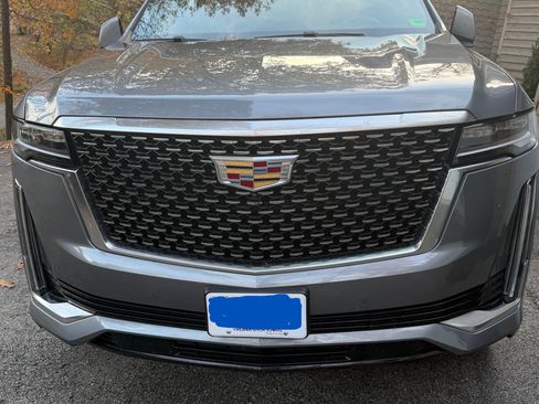 Used 2021 Cadillac Escalade Premium Luxury image 1