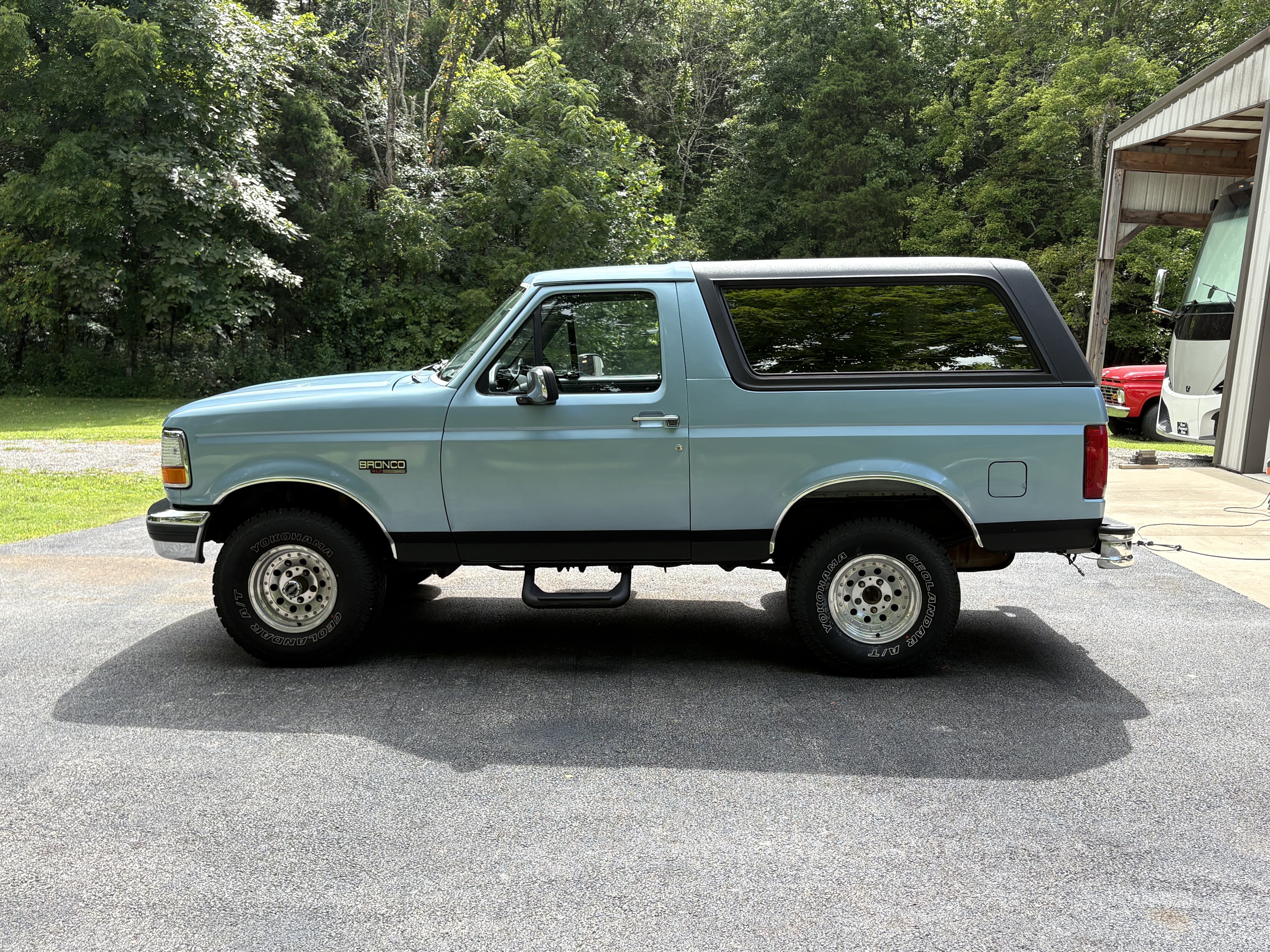 Used 1992 Ford Bronco AWD/4WD image 1