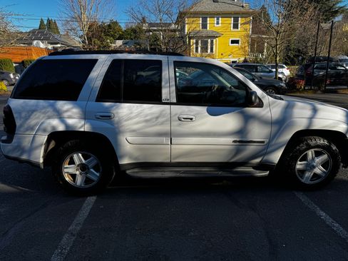 Used 2003 Chevrolet TrailBlazer LTZ image 9