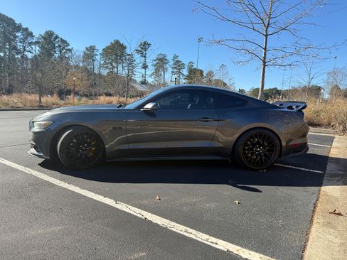Used 2016 Ford Mustang GT Premium w/ Black Accent Package image 4
