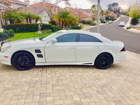 Used 2008 Mercedes-Benz CLS 550 image 1