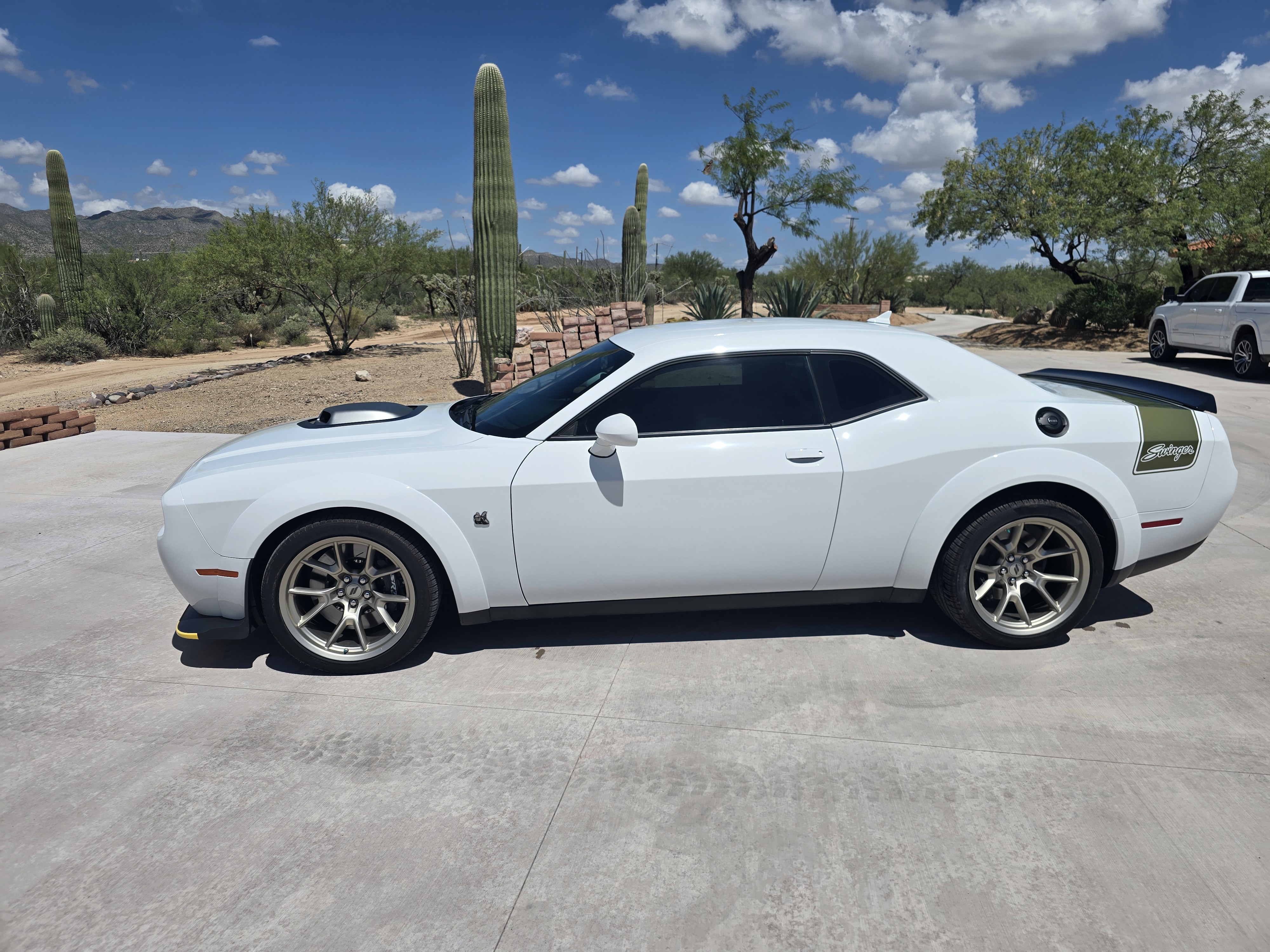 Used 2023 Dodge Challenger R/T Scat Pack RWD image 1