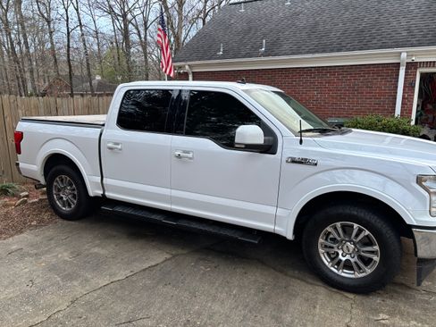 Used 2020 Ford F150 Lariat image 1