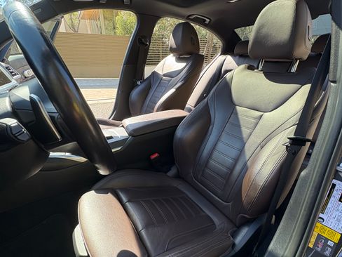 Used 2021 BMW 330e w/ M Sport Package image 11