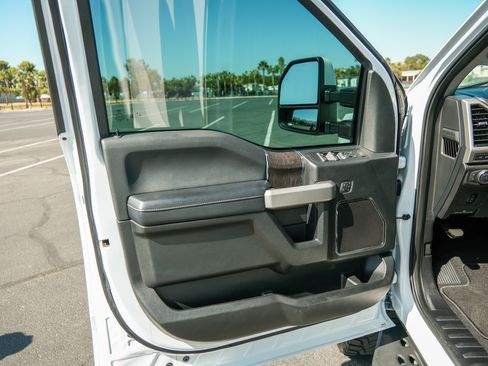 Used 2020 Ford F250 Lariat w/ Lariat Value Package AWD/4WD image 17