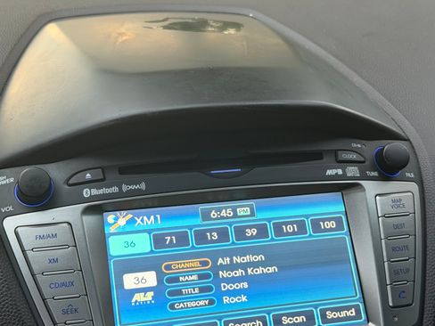 Used 2013 Hyundai Tucson Limited w/ Premium Pkg AWD/4WD image 22
