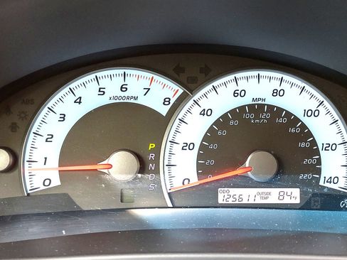 Used 2010 Toyota Camry SE image 13