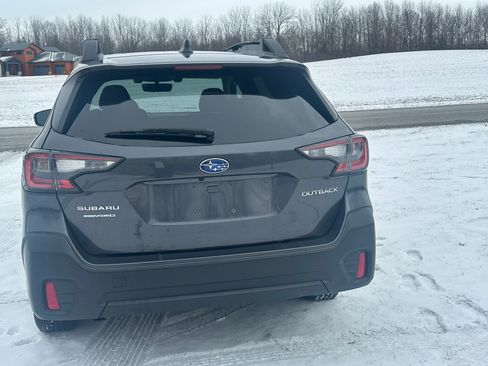 Used 2022 Subaru Outback Premium image 11
