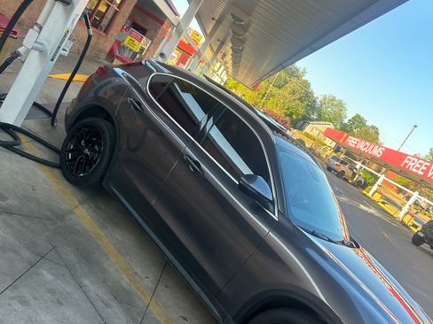 Used 2019 Alfa Romeo Stelvio Ti image 4