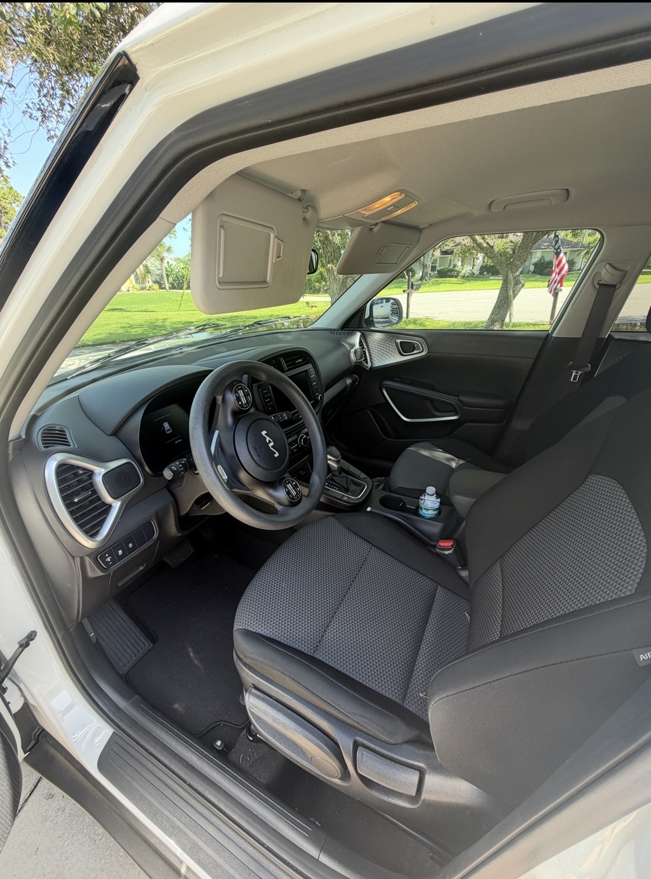 Used 2023 Kia Soul LX FWD image 5
