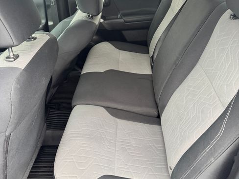 Used 2021 Toyota Tacoma TRD Off-Road image 26