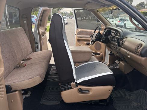 Used 2000 Dodge Ram 1500 Truck 2WD Quad Cab image 4