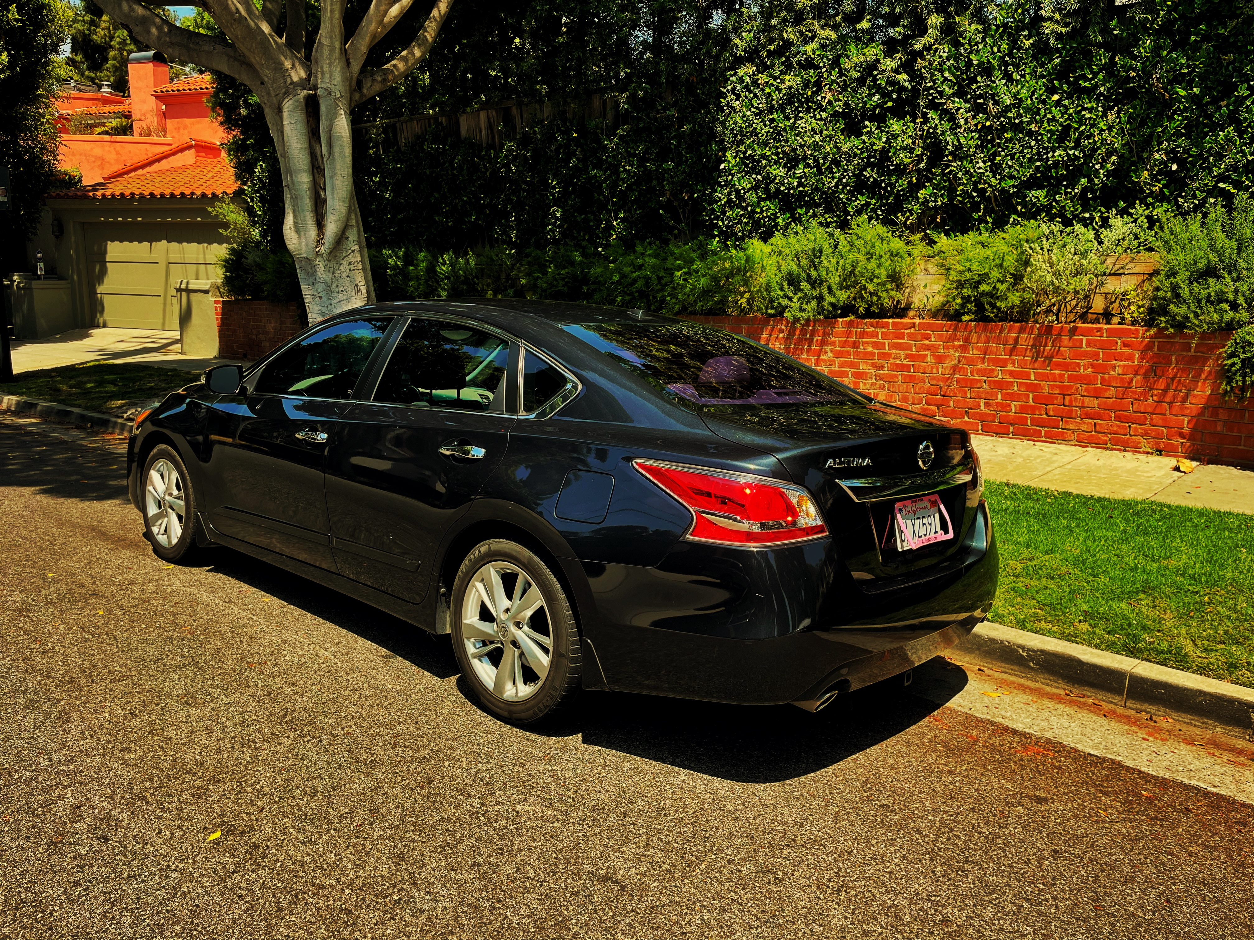 Used 2015 Nissan Altima 2.5 SL w/ Technology Package FWD image 4