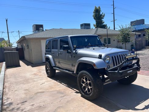 Used 2016 Jeep Wrangler Unlimited Sahara w/ Max Tow Package AWD/4WD image 20