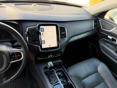 Used 2020 Volvo XC90 T6 Momentum w/ Protection Package Premier image 19