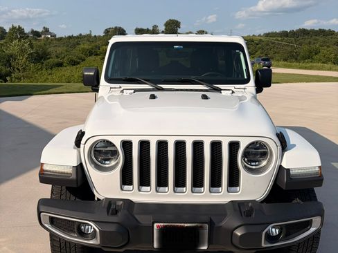 Used 2018 Jeep Wrangler Unlimited Sahara AWD/4WD image 1