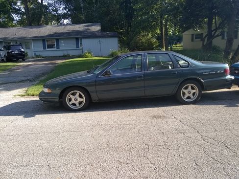 Used 1996 Chevrolet Impala SS RWD image 1