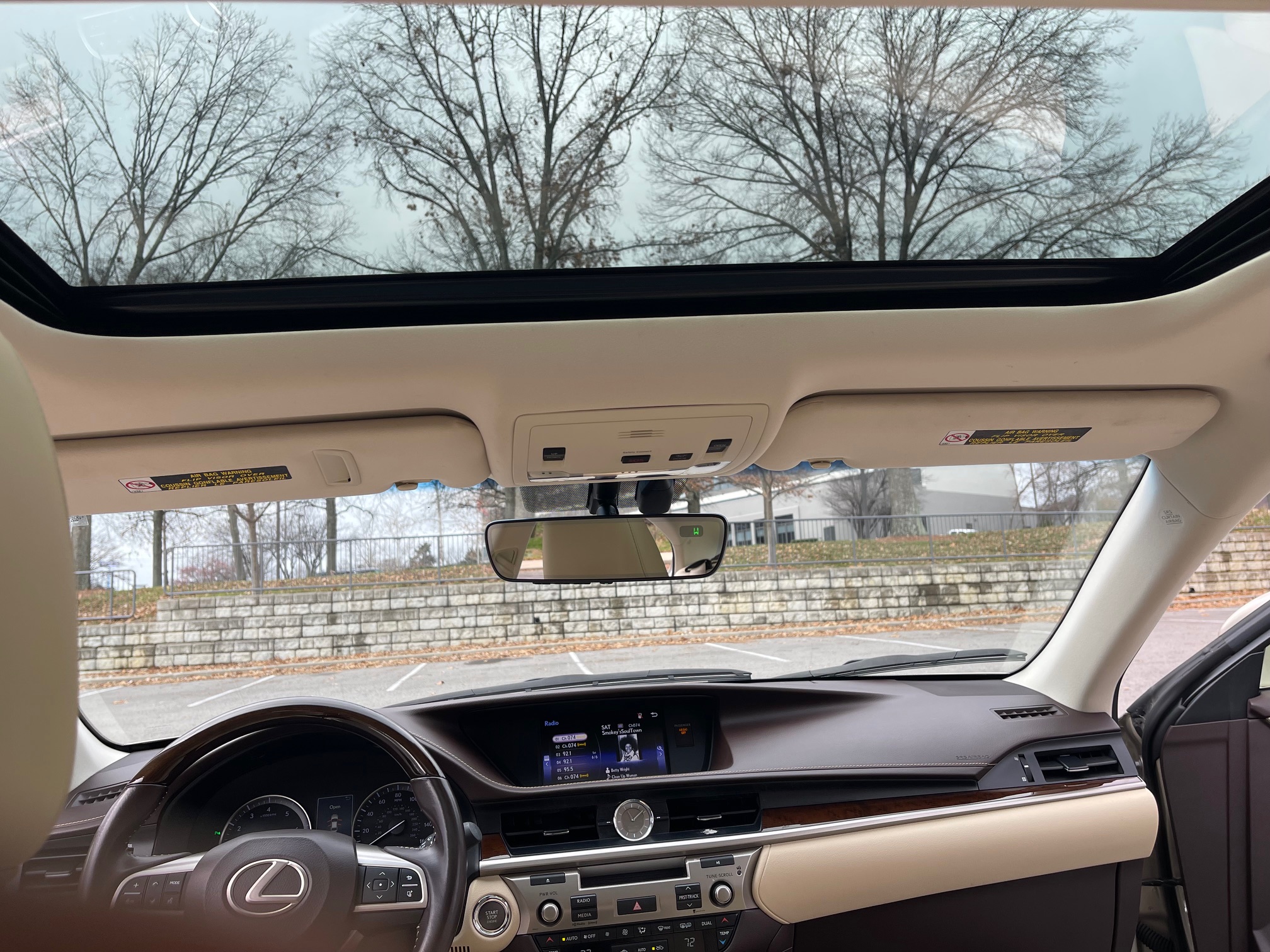 Used 2016 Lexus ES 350 w/ Premium Package w/Wood Trim FWD image 9
