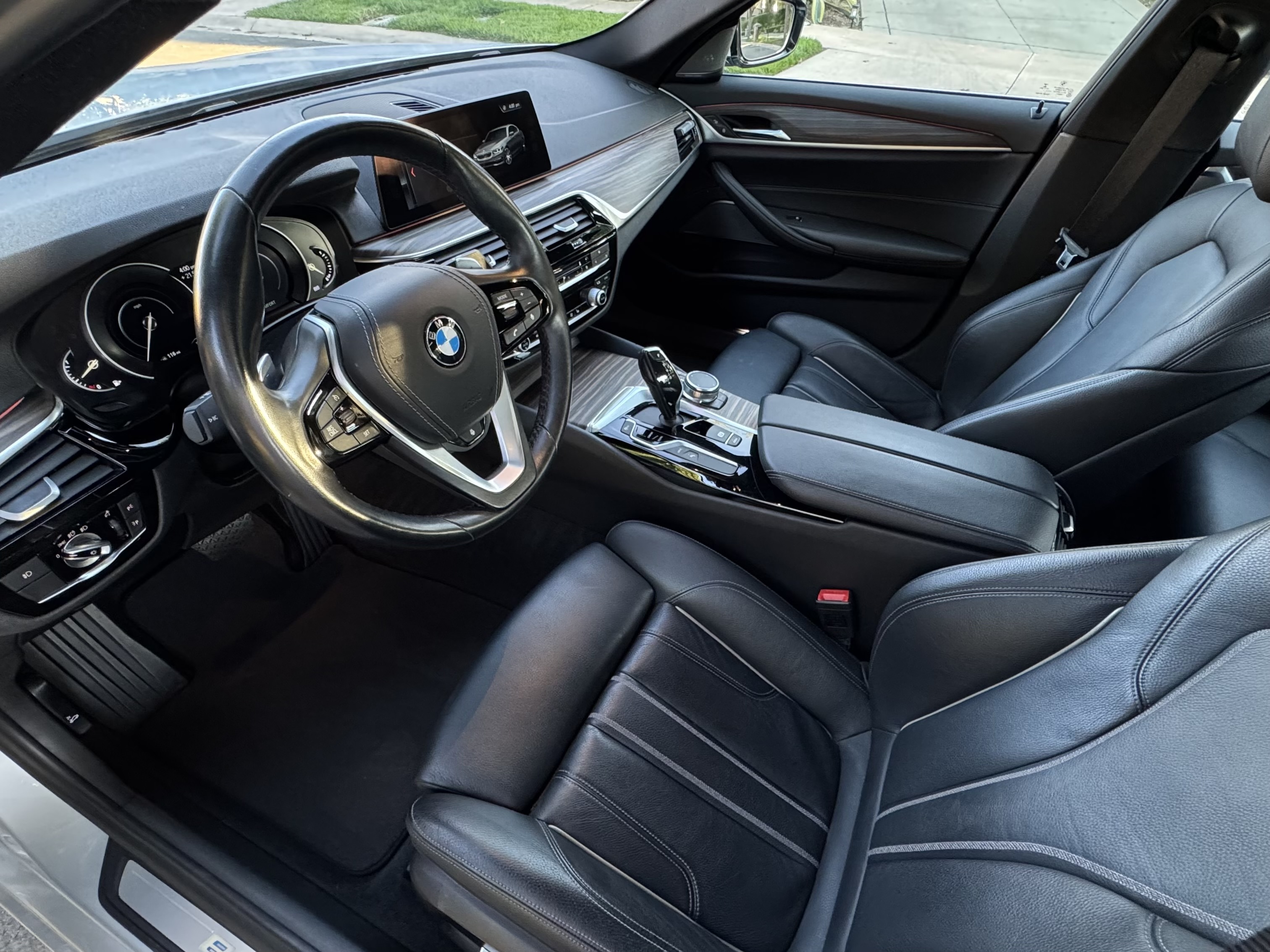 Used 2018 BMW 530e xDrive AWD/4WD image 18