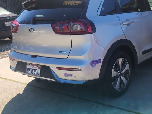 Used 2019 Kia Niro EX Premium w/ Sunroof Package image 5
