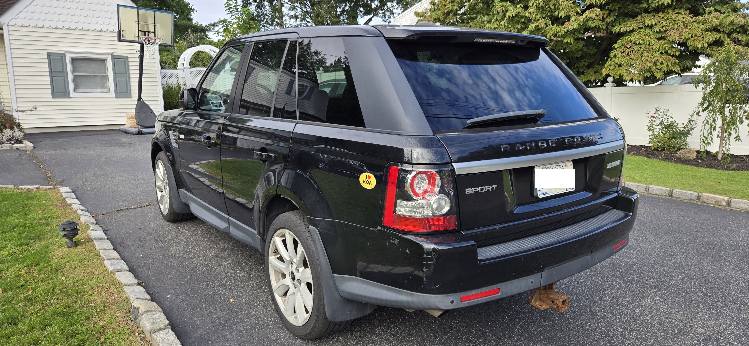 Used 2013 Land Rover Range Rover Sport HSE LUX w/ Luxury Interior Pkg AWD/4WD image 4