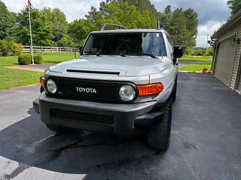 Used 2013 Toyota FJ Cruiser 4WD w/ Trail Teams Special Edition image 4