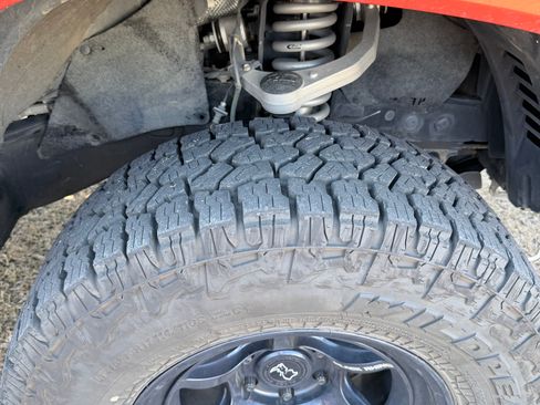 Used 2017 Toyota Tacoma TRD Sport w/ Premium & Technology Package image 13