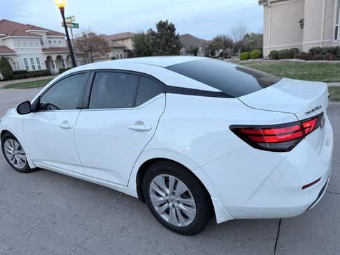 Used 2022 Nissan Sentra S image 4