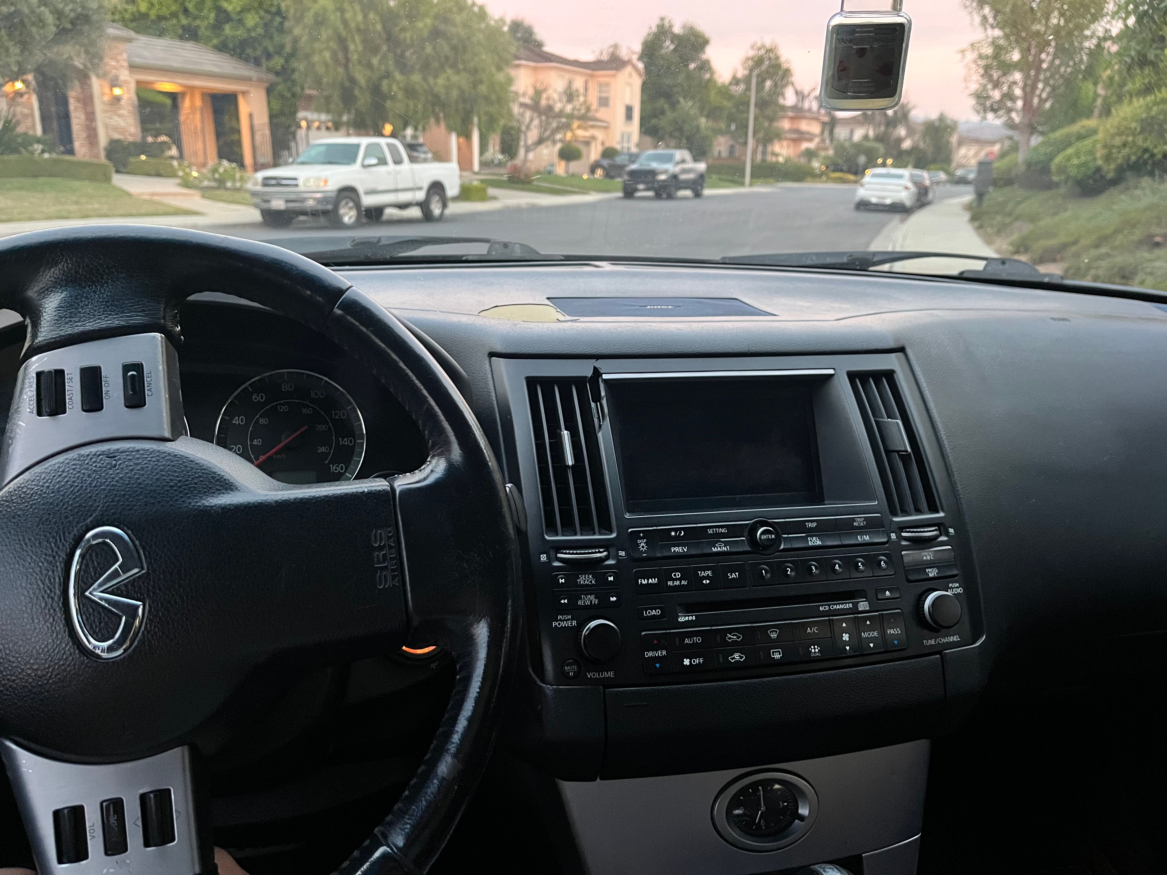 Used 2004 INFINITI FX35 2WD w/ Touring Pkg image 2