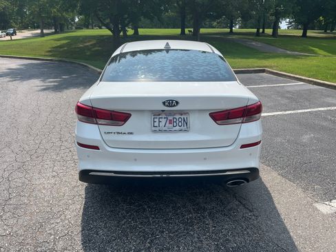 Used 2019 Kia Optima LX image 10