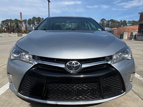 Used 2015 Toyota Camry XSE w/ Moonroof Package image 2