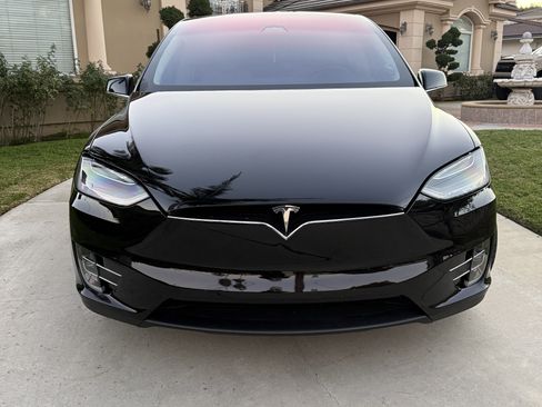 Used 2017 Tesla Model X 75D image 4