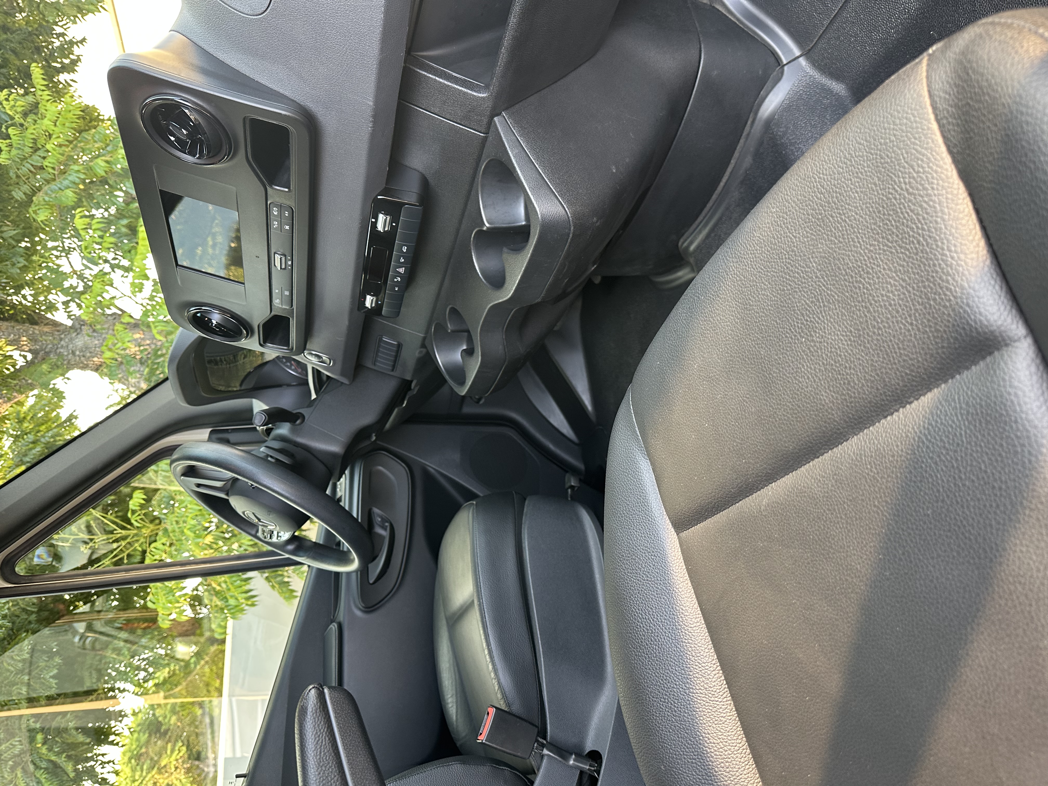Used 2023 Mercedes-Benz Sprinter 2500 image 16