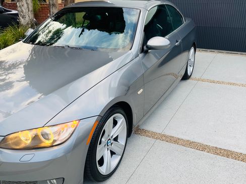 Used 2008 BMW 335i Convertible image 10