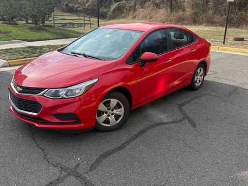 Used 2017 Chevrolet Cruze LS image 10