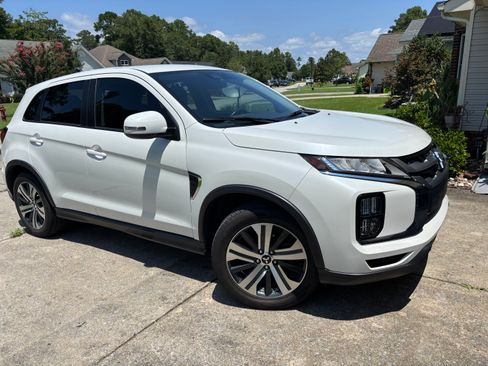 Used 2021 Mitsubishi Outlander Sport SE FWD image 5