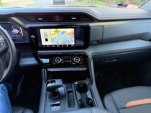 Used 2024 GMC Sierra 1500 AT4 w/ Technology Package image 11